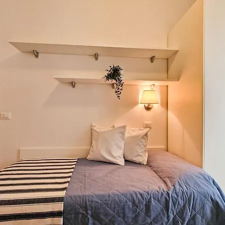 Spacious With Terraces And Fireplace ביביונה
