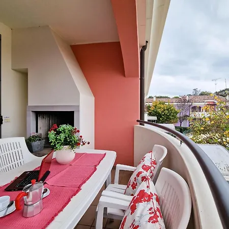 Spacious With Terraces And Fireplace ביביונה