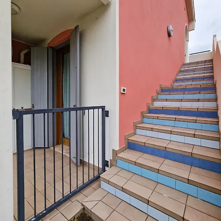 Spacious With Terraces And Fireplace 아파트 비비오네