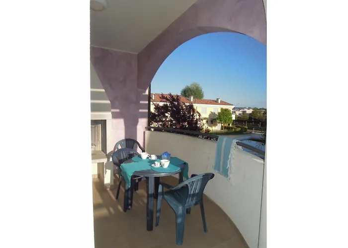 Apartman Spacious With Terraces And Fireplace Bibione