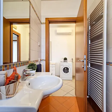 Spacious With Terraces And Fireplace * بيبيوني