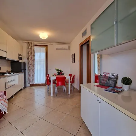 アパート Spacious With Terraces And Fireplace *