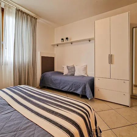 Spacious With Terraces And Fireplace *