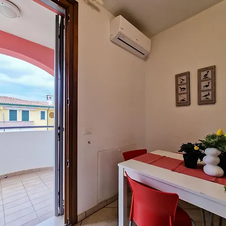 アパート Spacious With Terraces And Fireplace *