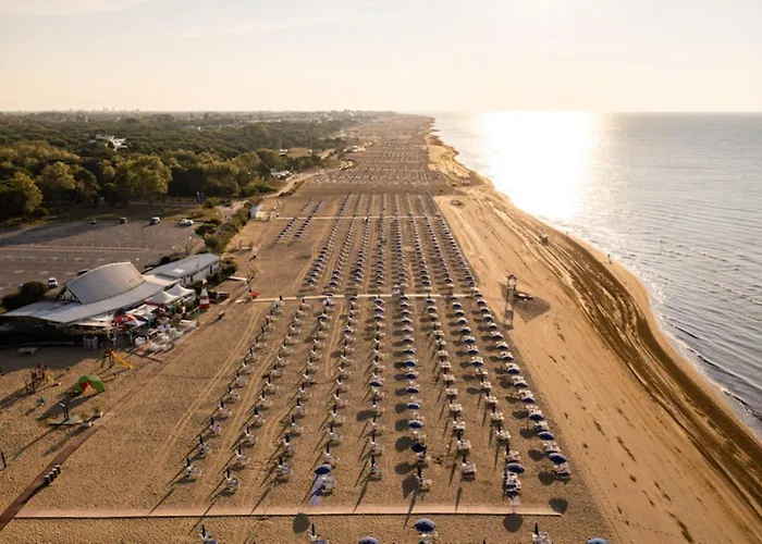 Spacious With Terraces And Fireplace Lejlighed Bibione