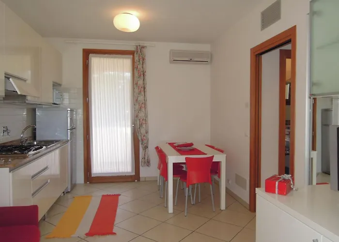 Spacious With Terraces And Fireplace Bibione